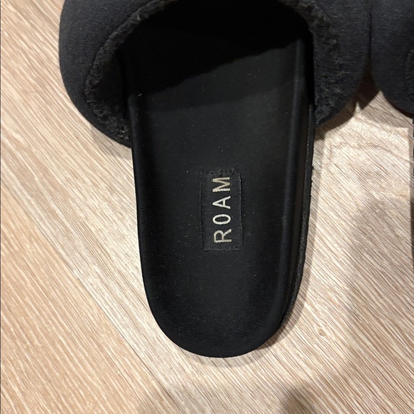 ROAM Puffy Slides - Picture 2 of 6